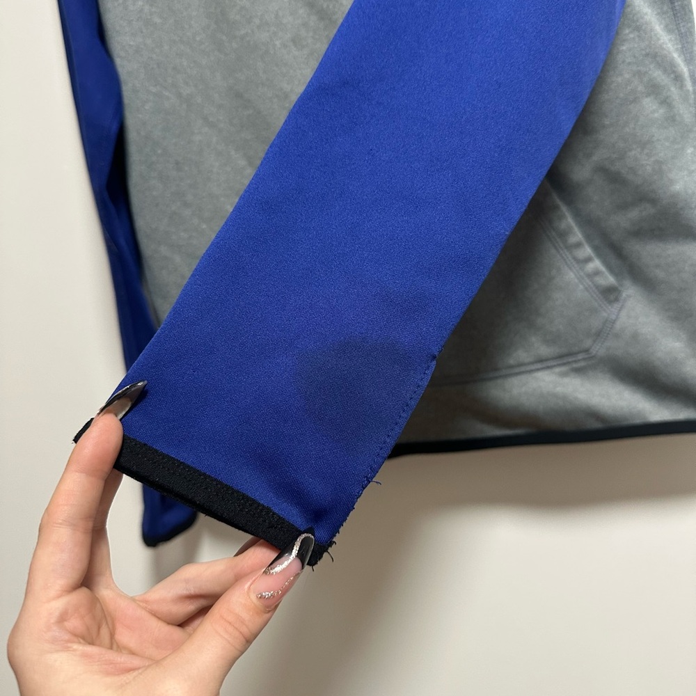 Nike Women's Therma-fit Blue and Gray Hoodie - Picture 4 of 7